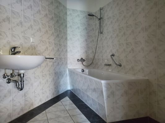 Bad mit Wanne.jpg