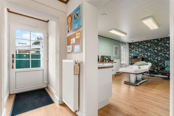 Eingang Einliegerwhg./ Praxis