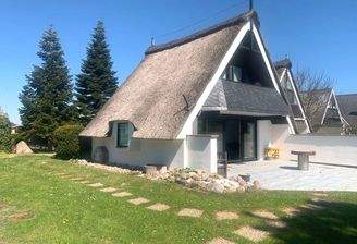Charmates Reetdachhaus in Ostseenähe