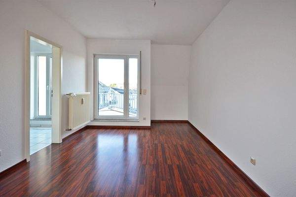 Großzügige Maisonette-Wohnung mit Balkon und Stellplatz