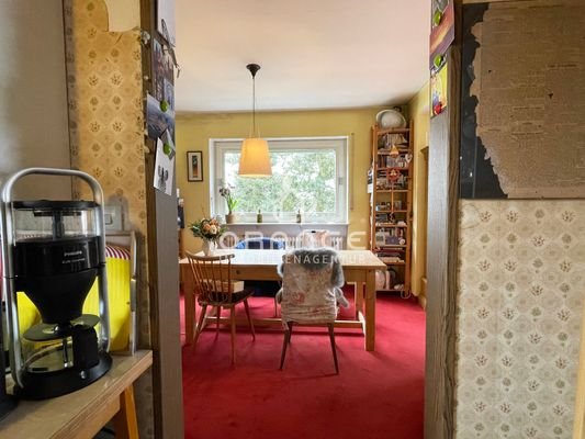 Esszimmer im 1. OG, die Wand zur Küche könnte entfernt werden