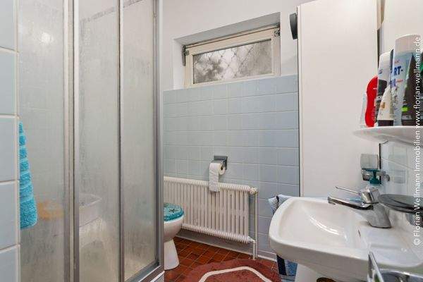 Bad 1 mit Dusche 3,54 m²