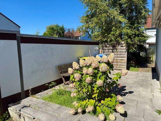 Terrasse auf Westseite mit Markise