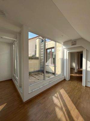 Raum mit Terassenzugang