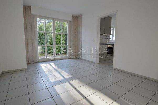 Esszimmer mit Erker und Terrassenzugang