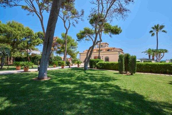 Luxusvilla in erster Meereslinie zu vermieten in Cala Ratjada, Mallorca