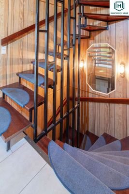 Treppe 2. OG zum DG