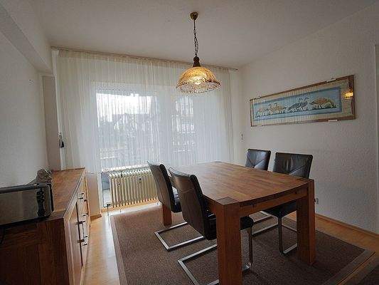 Essecke mit Balkonzugang