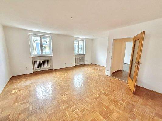 geräumiges Wohn-/Esszimmer