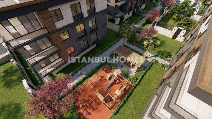 Luxury Flats with Pool, Gym and Parking in Beylikdüzü