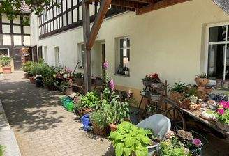 Innenhof mit Haus 2