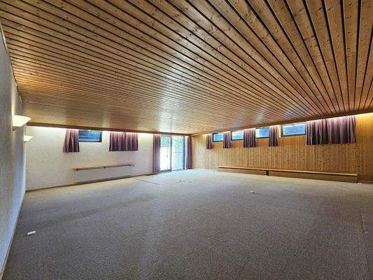 Hobby- oder Wellnessraum mit Zugang zur kleinen Te