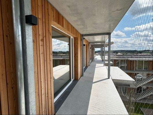 Laubengang vor der Wohnung