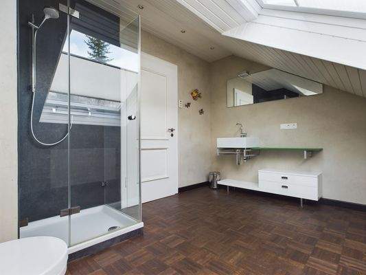 Tageslichtbad im Dachgeschoss