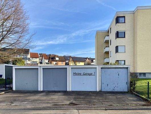 Garage mit Stellplatz ...