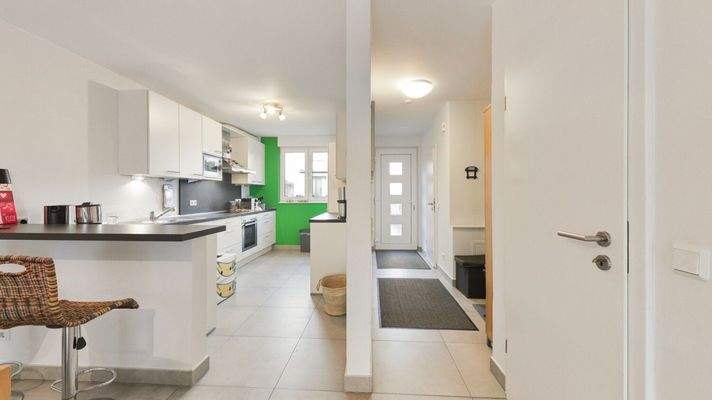 Blick Eingang und Küche