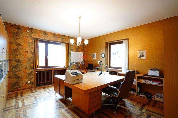 Büro oder Kinderzimmer