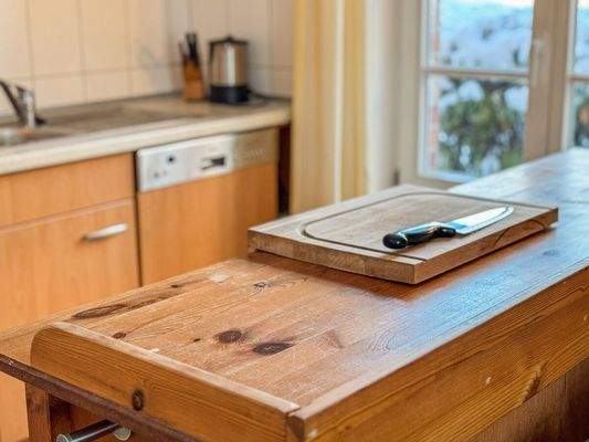 Kleine Kücheninsel als zusätzliche Arbeitsfläche