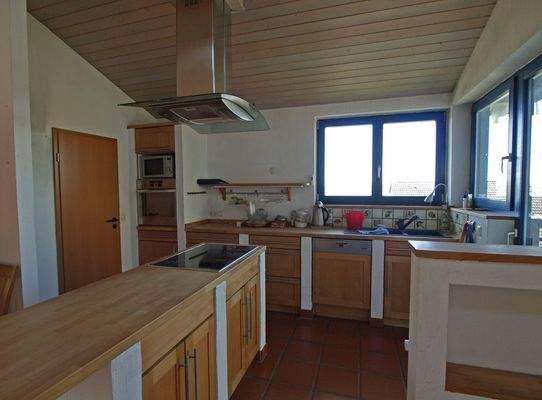 Offene, hochwertige Küche