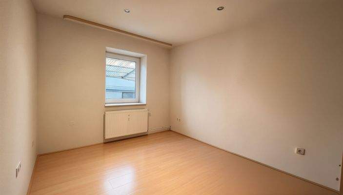 Schlafzimmer EG links 