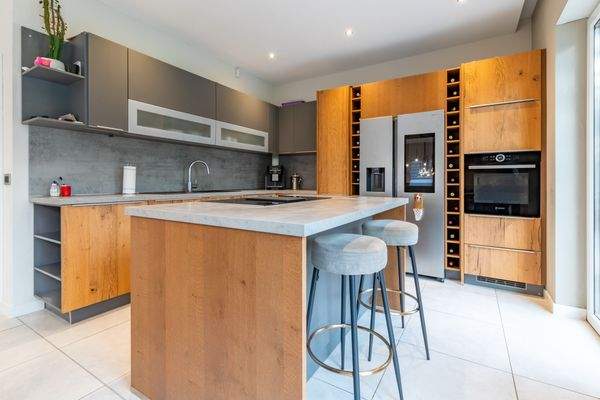 Küche mit Kochinsel