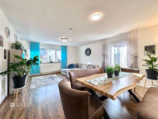 Wohnzimmer- und Essbereich