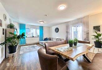 Wohnzimmer- und Essbereich