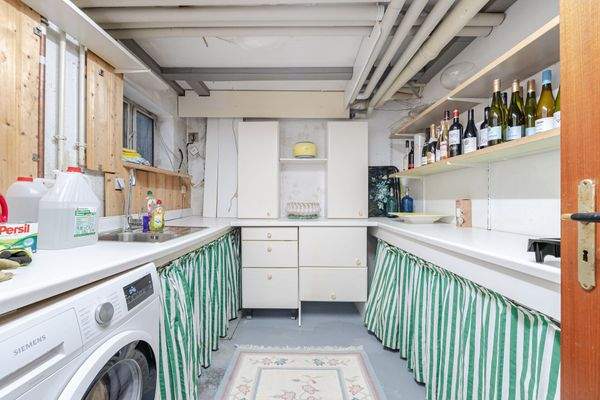 Hauswirtschaftsraum im UG