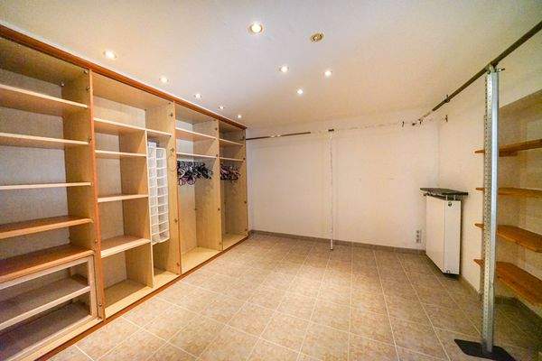 Schlafzimmer/Ankleide UG