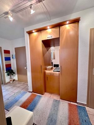Einbauschrank im Flur.jpg