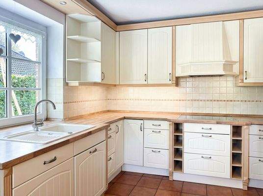 5. Moderne Landhausküche.jpeg