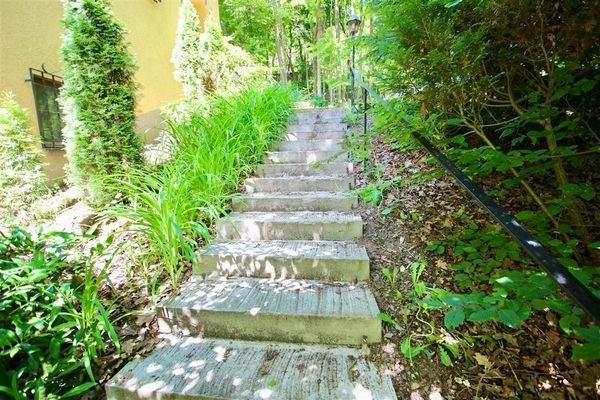 Aussentreppe zur Einliegerwohnung