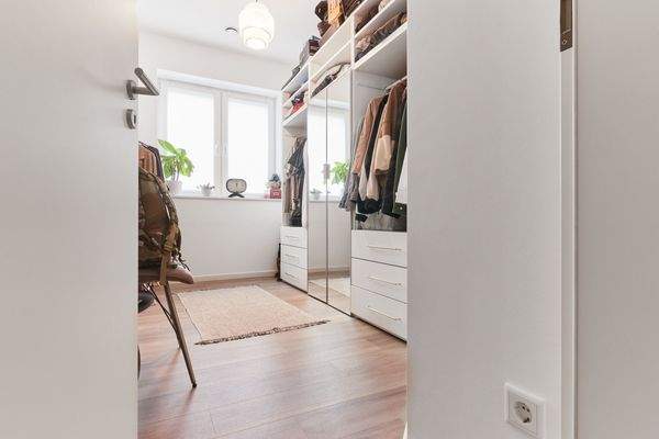 Arbeits- oder Ankleidezimmer