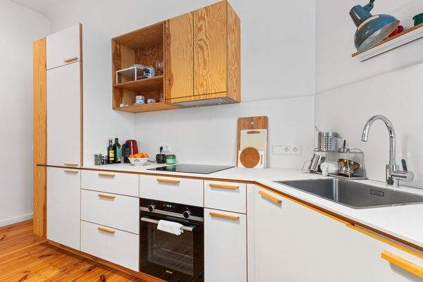 Einbauküche mit integrierten Elektrogeräten