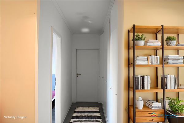 Flur zu den Schlafzimmern Virtual Staging