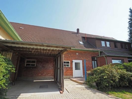 183 002 01 Eingang mit Carport