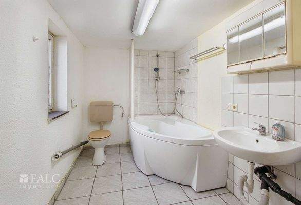 Badezimmer mit Tageslicht