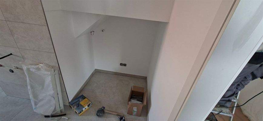 ...mit Waschmaschinen/Trocknerbereich