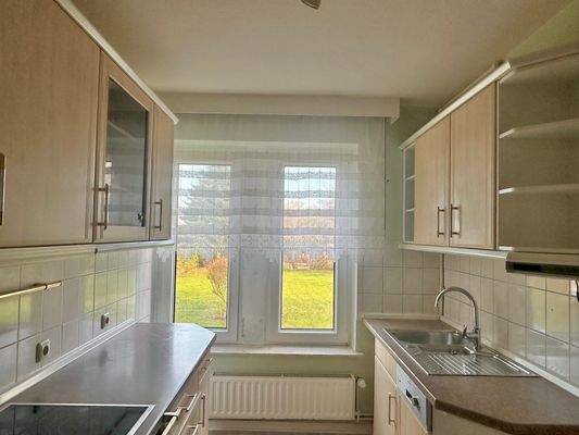 WE1 Geräumige und helle Küche