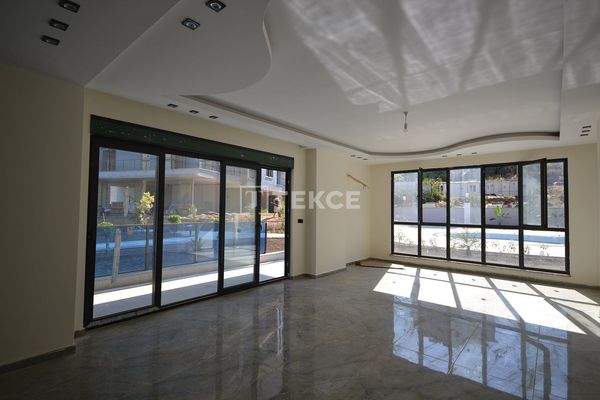Ready to Move Apartments in a Complex with Amenities in Mahmutlar
