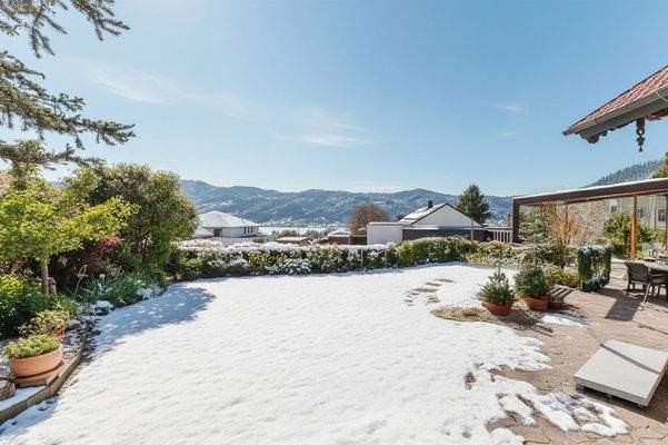 Privatsphäre mit Weitblick – eingebettet in Grün- und Ruhelage