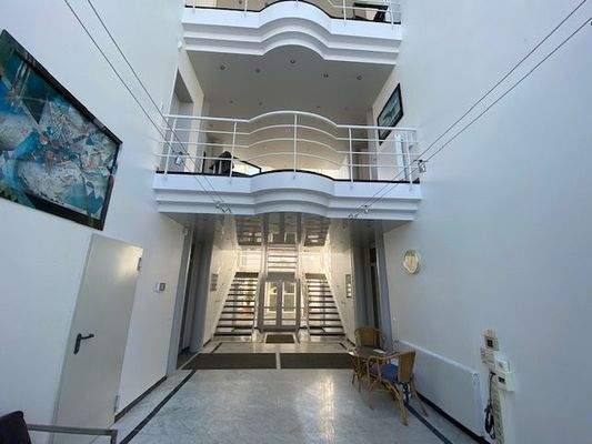 Eingangsbereich und Tresppenhaus