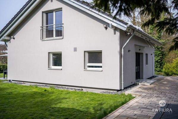 Ostseite, Nordseite Eingang