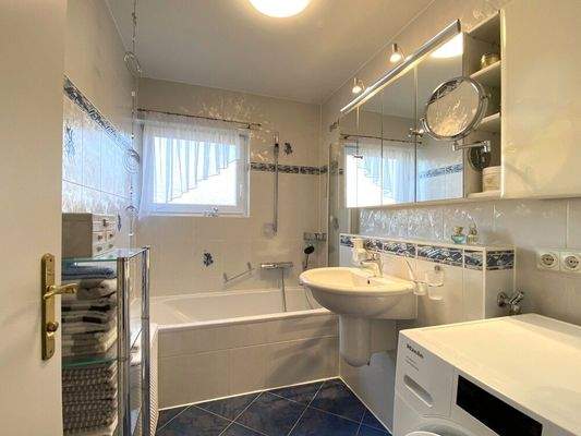 helles Tageslichtbad ...