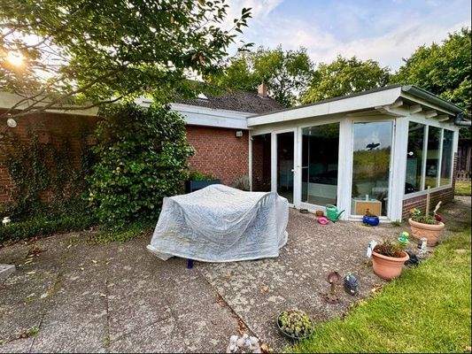 Terrasse mit Wintergarten