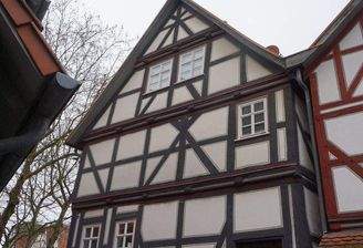 Straßenansicht vom Haus.JPG