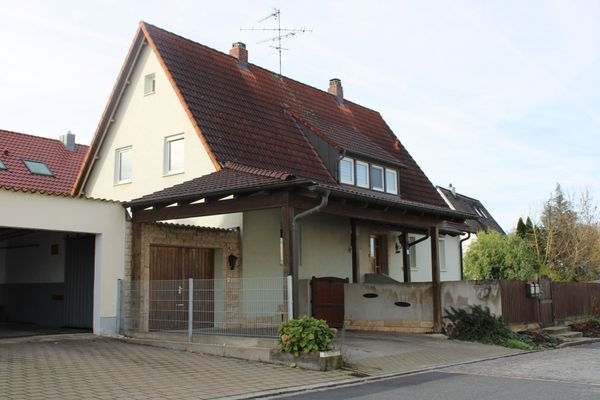 Eingangsbereich/Carport