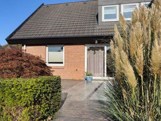 Terrasse vom Wohnzimmer aus zugänglich