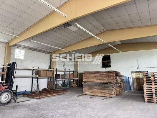 frei gespannte Betonhalle