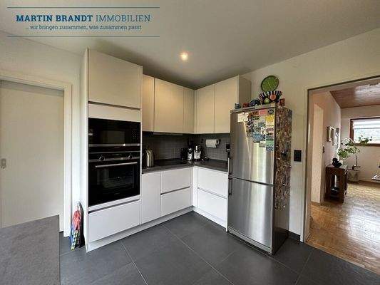 Küche mit Einbauküche